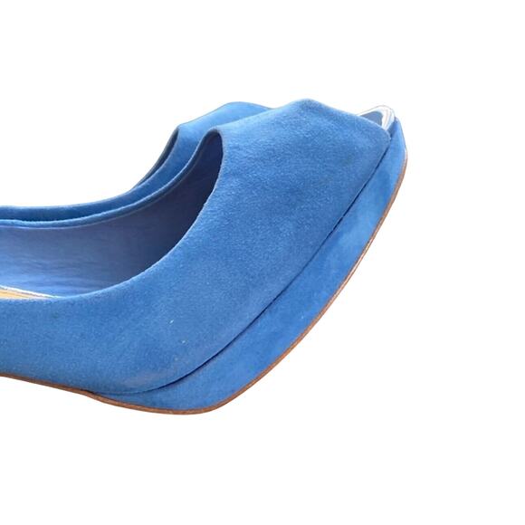 Coach Vibrant Blue Suede Heels - Picture 4 of 10